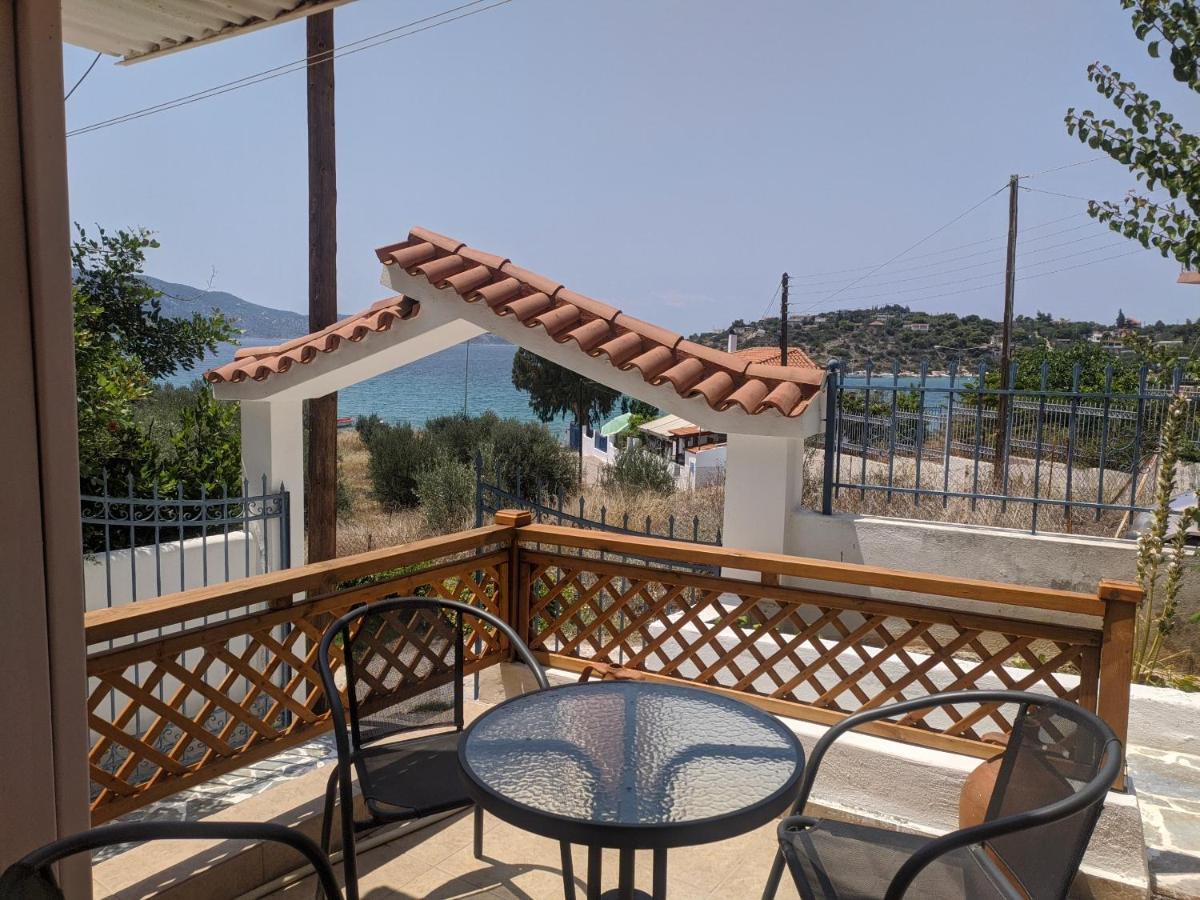 Iliakti Relaxing Seaside Villa ซาลามีส ภายนอก รูปภาพ
