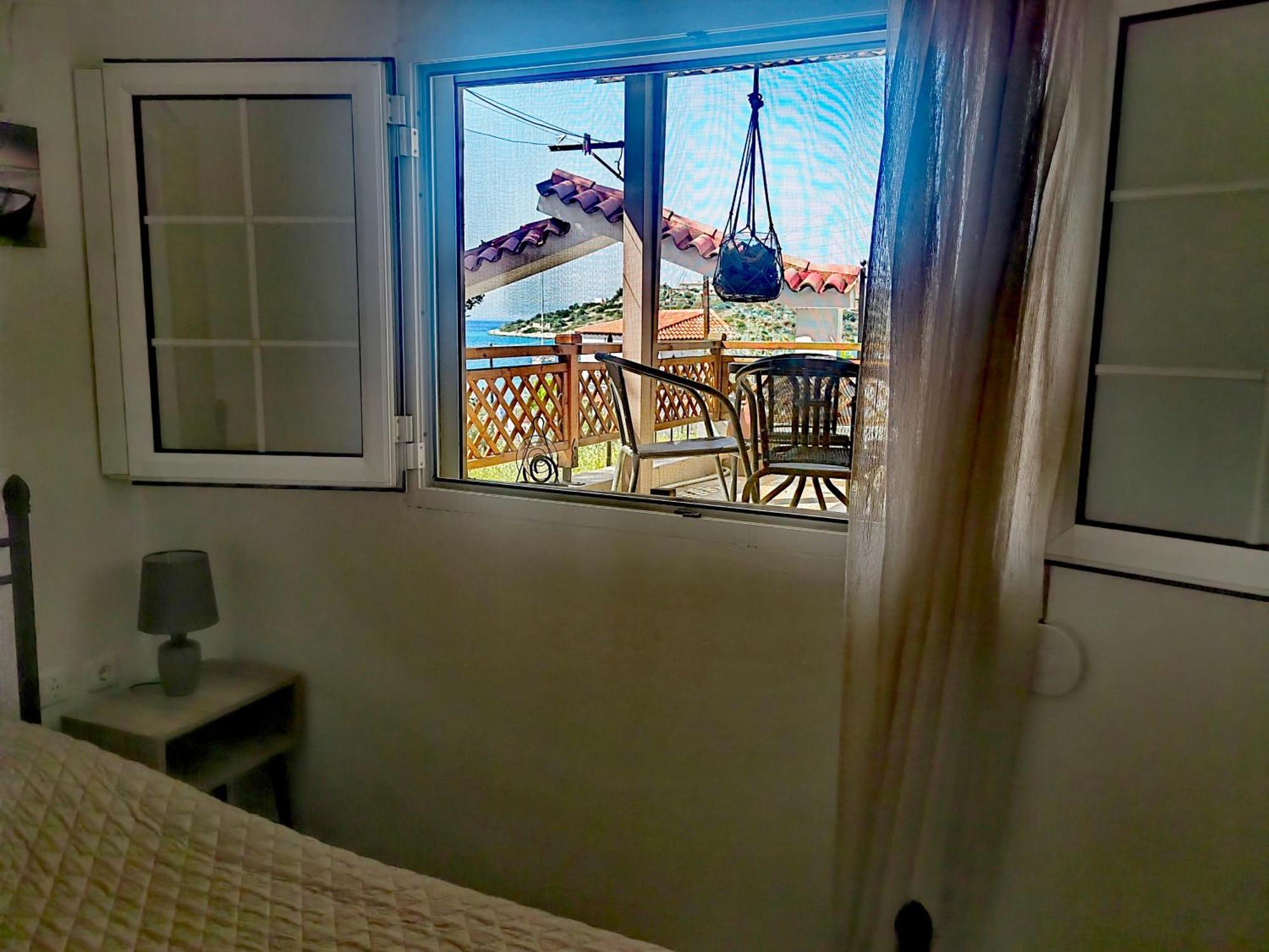 Iliakti Relaxing Seaside Villa ซาลามีส ภายนอก รูปภาพ